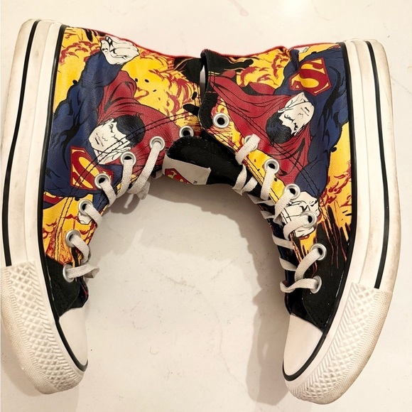 Converse DC Chuck Taylor’s Superman Kids High-Top Sneakers - Black and Red 5 - Picture 3 of 4